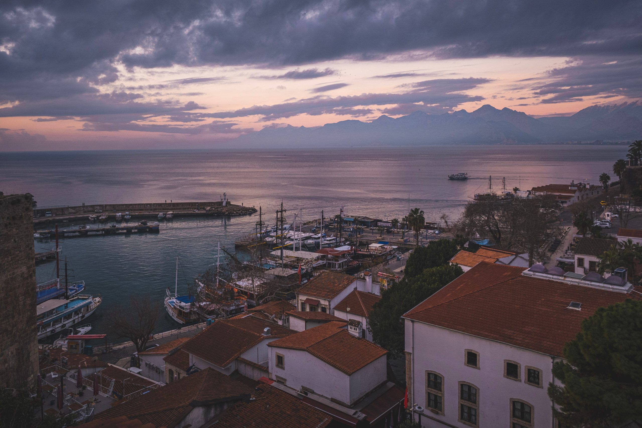 Date Route for €20 in Antalya: Sea, Tea & Sunset