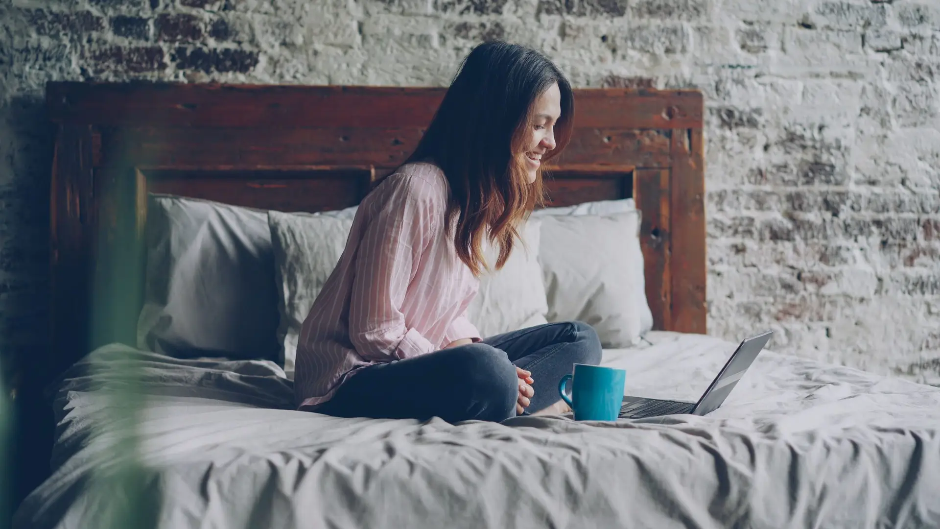 What Makes an Effective Dating Profile?