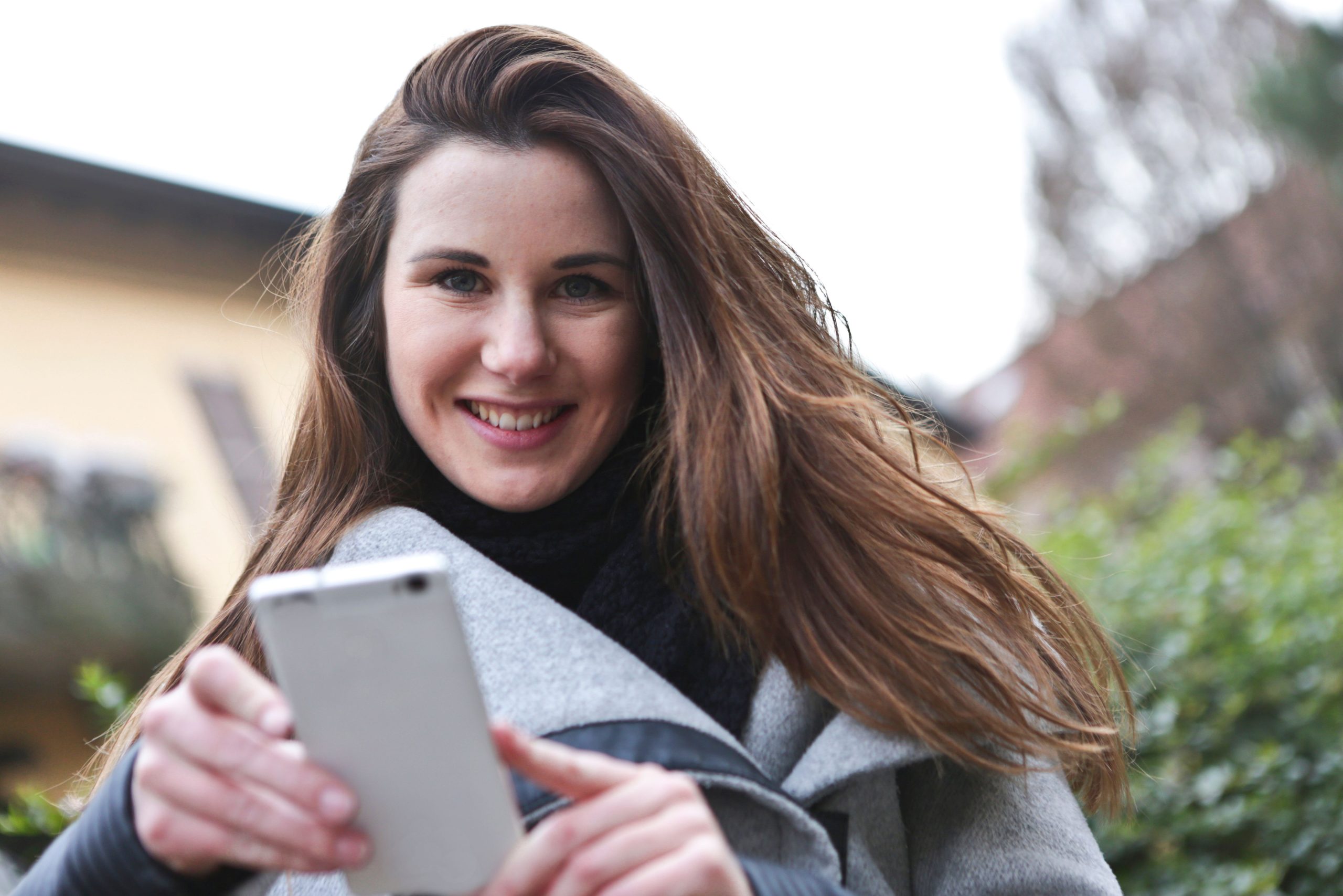 How to create a standout dating profile on popular apps