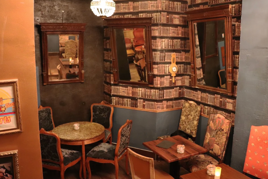 Le Cafe des Chats — Paris, France
