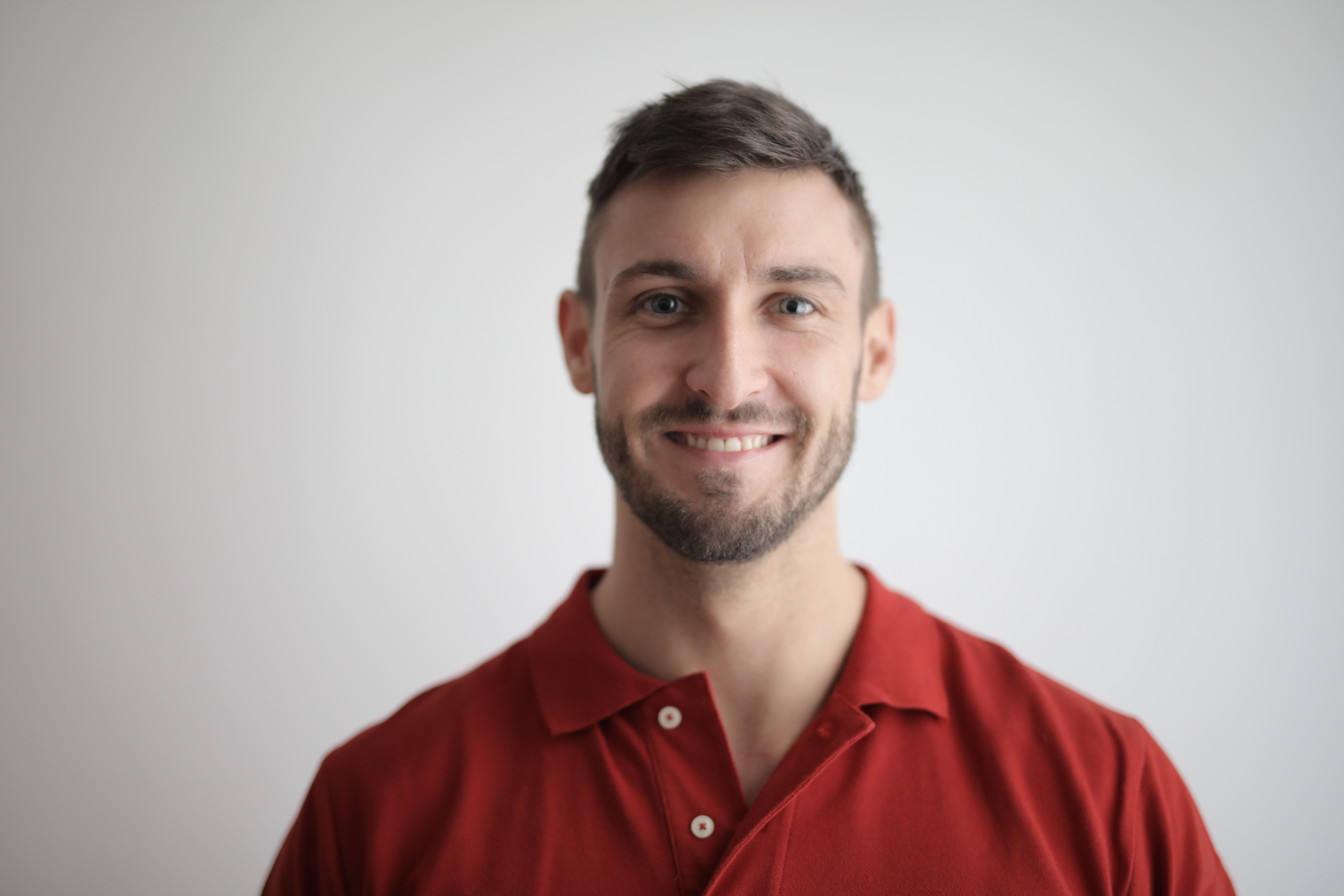 10 Differences Between a Good Dating Profile Photo and a Bad One