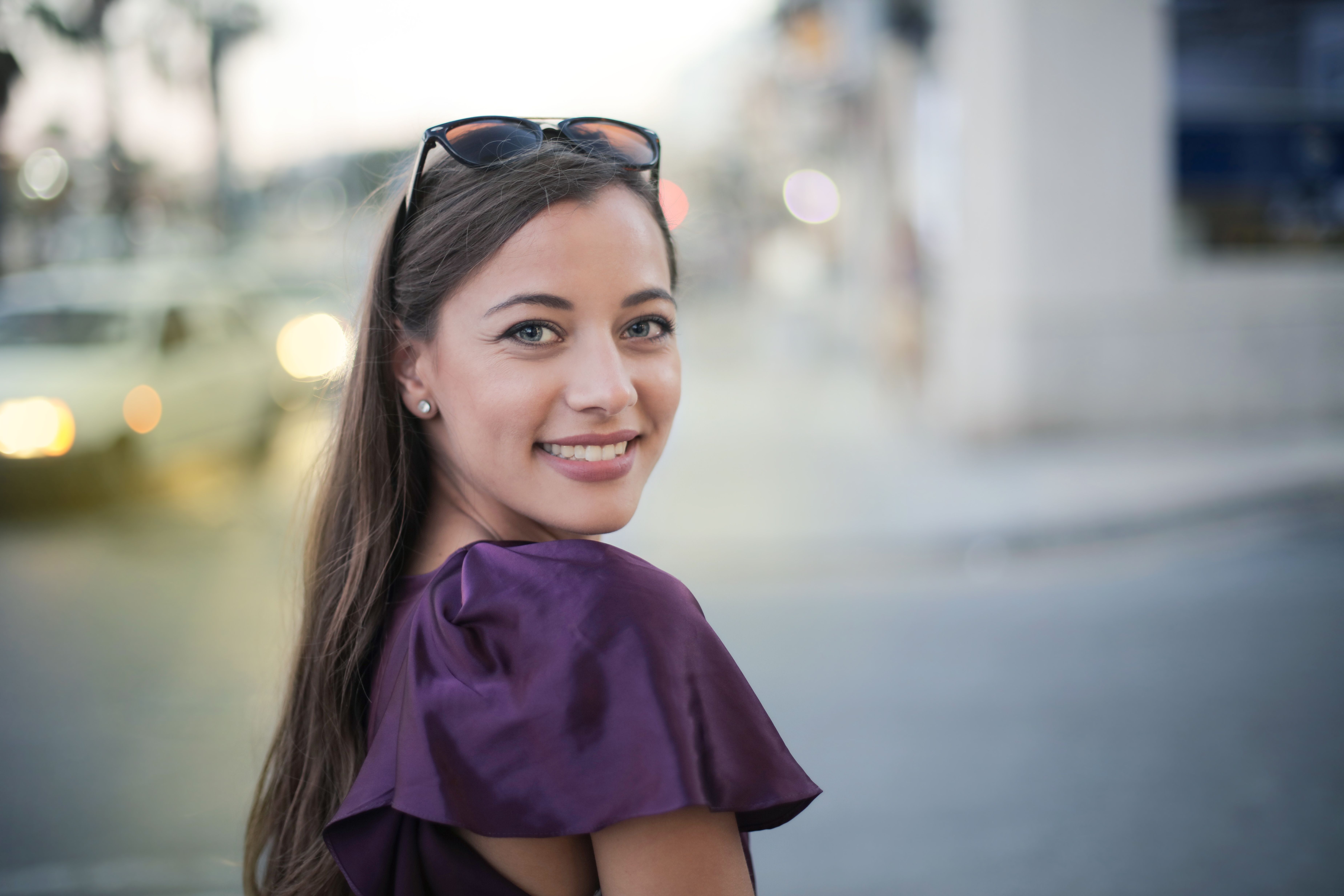 10 Differences Between a Good Dating Profile Photo and a Bad One