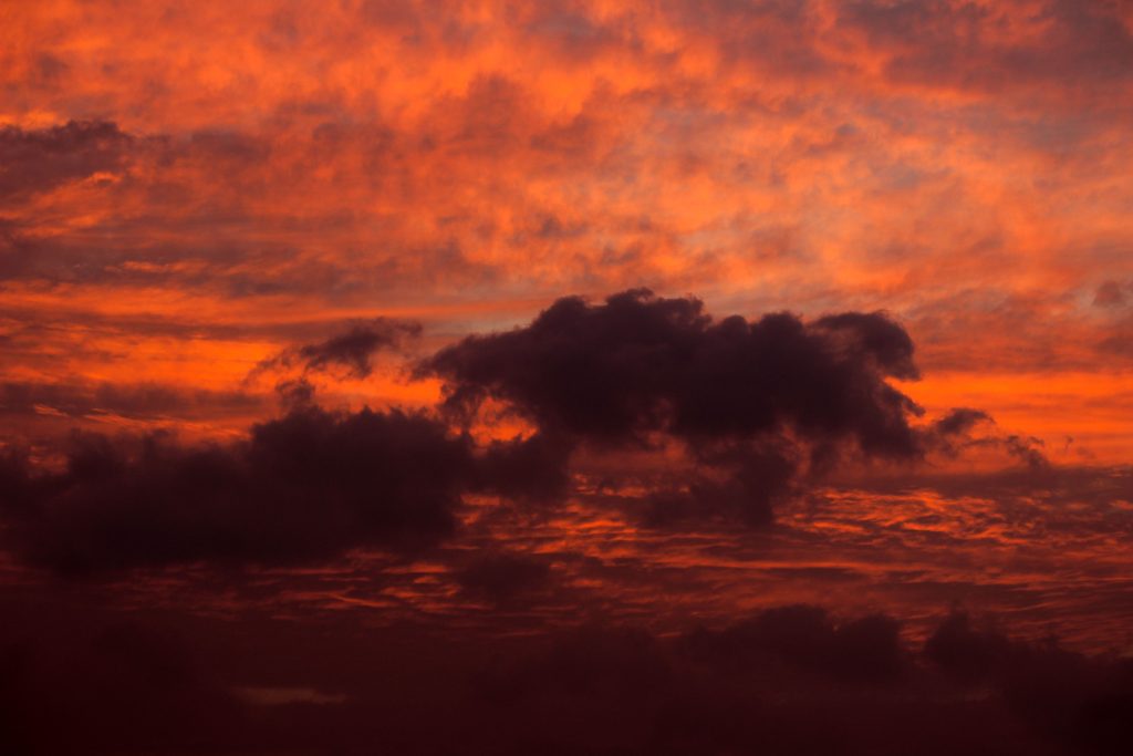15 Photos So Beautiful You’ll Forget to Scroll Dramatic Sunset Clouds